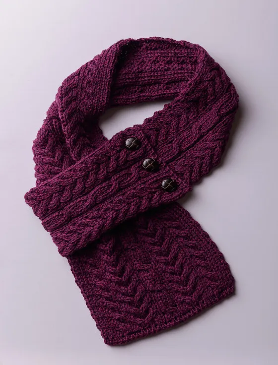 Aran Loop Scarf: Trendy and Versatile Winter Accessory