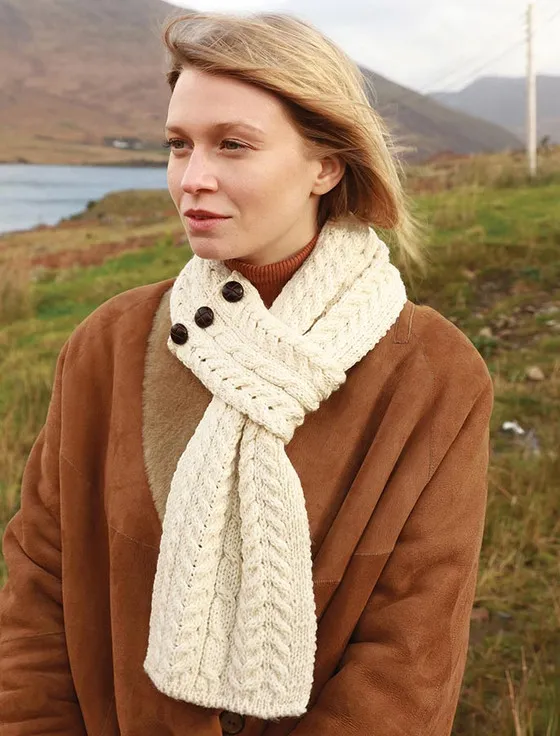 Aran Loop Scarf: Trendy and Versatile Winter Accessory