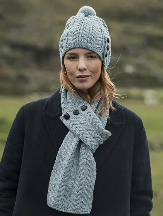 Aran Loop Scarf: Trendy and Versatile Winter Accessory