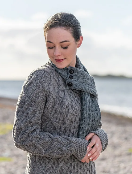 Aran Loop Scarf: Trendy and Versatile Winter Accessory