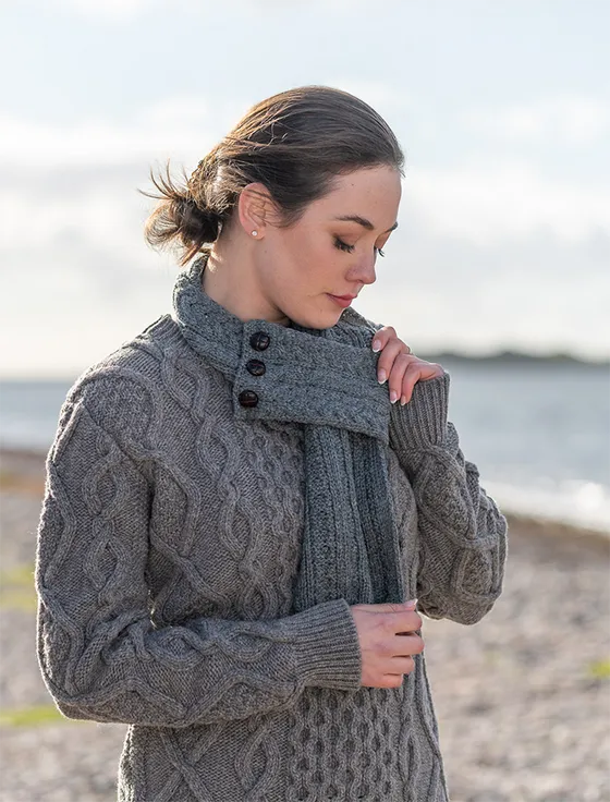 Aran Loop Scarf: Trendy and Versatile Winter Accessory