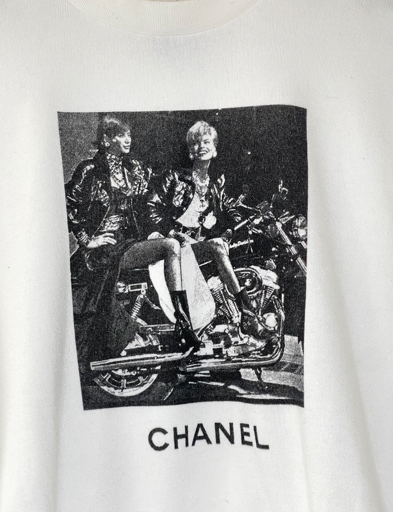 Chanel Vintage Sweatshirt with Graphic Motto, White.