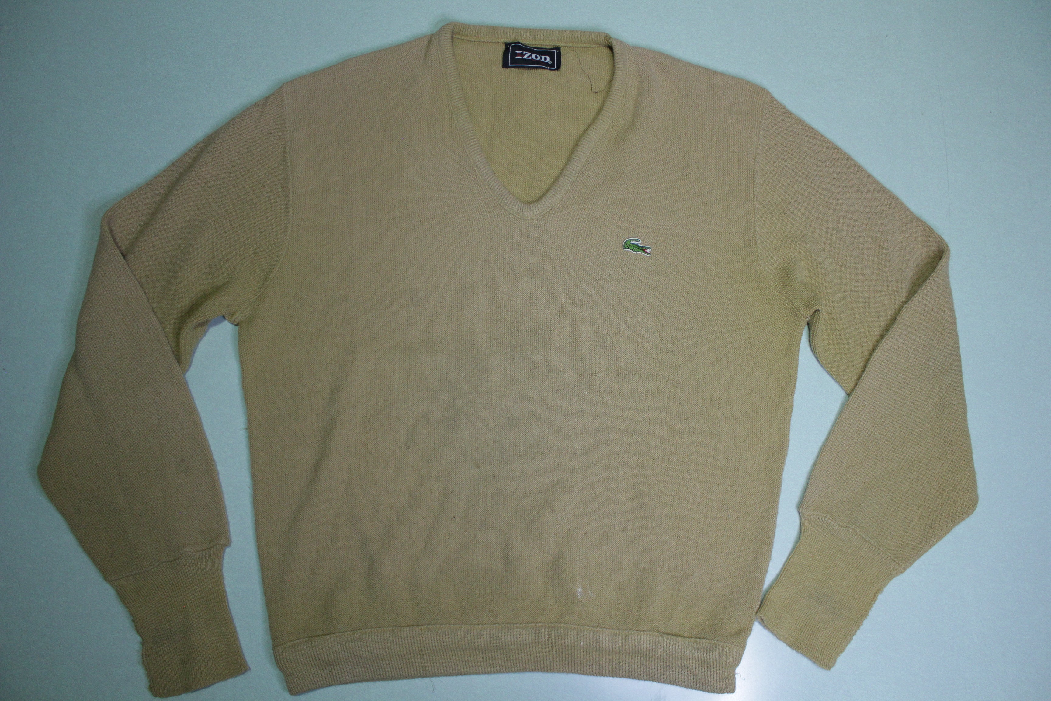 IZOD Lacoste Alligator Vintage Sweater 80's V-Neck Fall Winter Christmas Fireplace