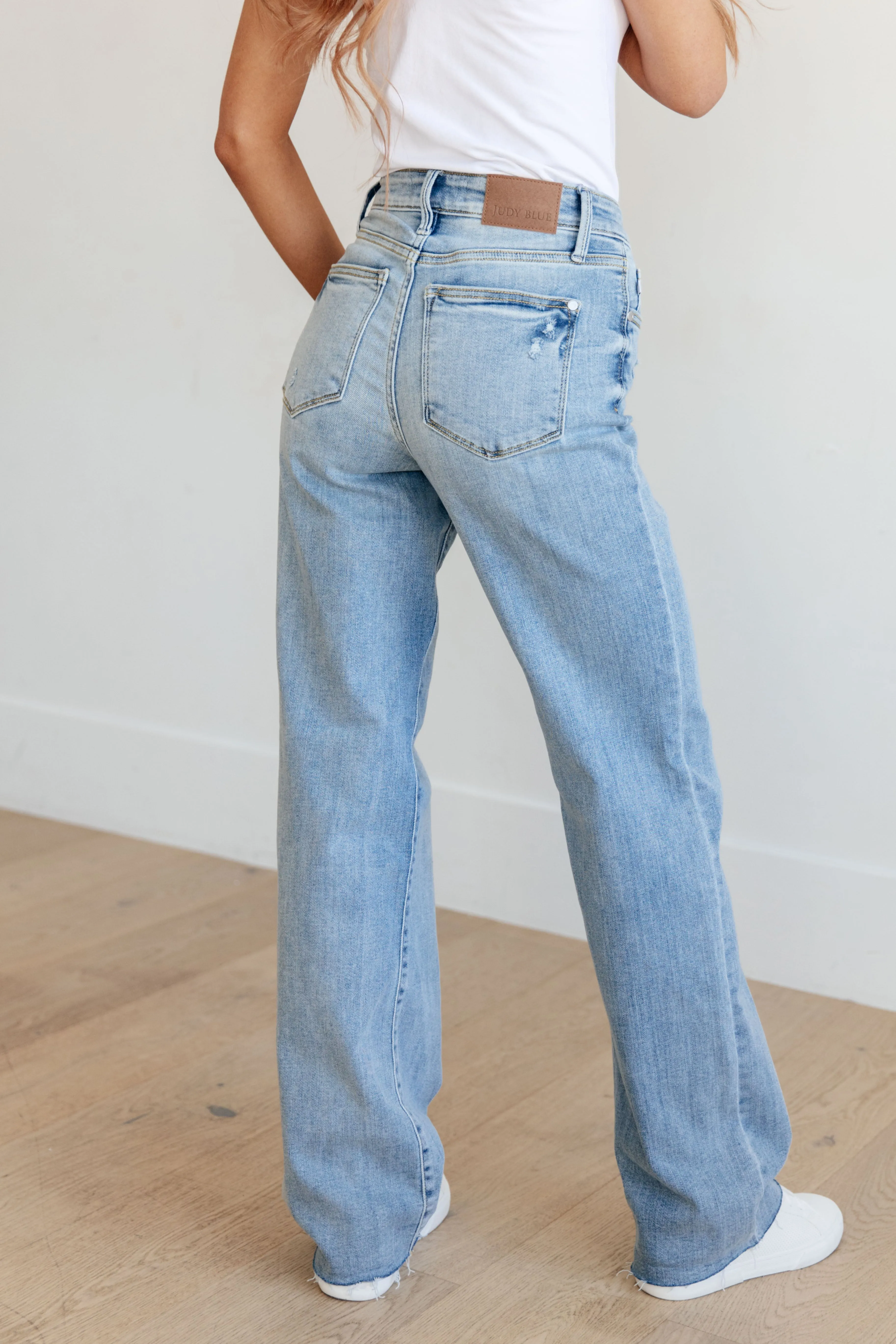 Mildred High Rise V Waistband Straight Jeans