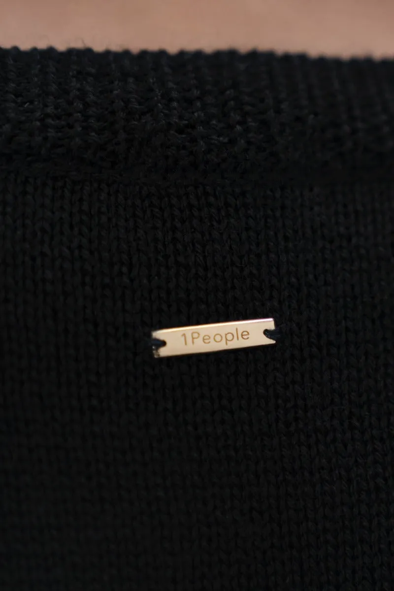 Nagano V-Neck Sweater Licorice