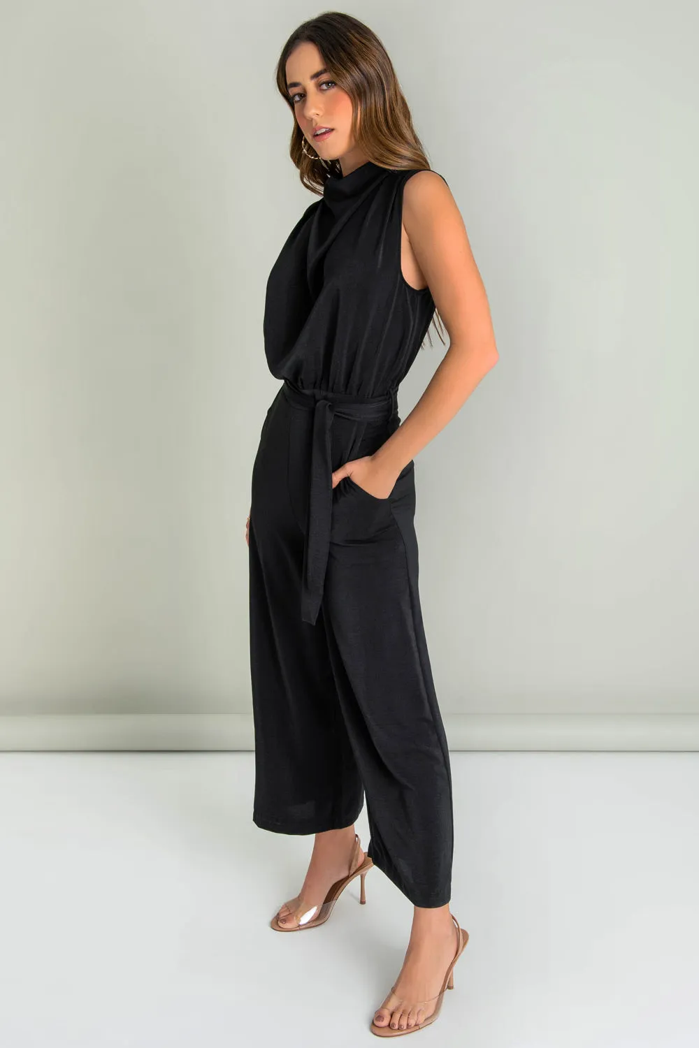 High-neck pleated palazzo culottes with belt