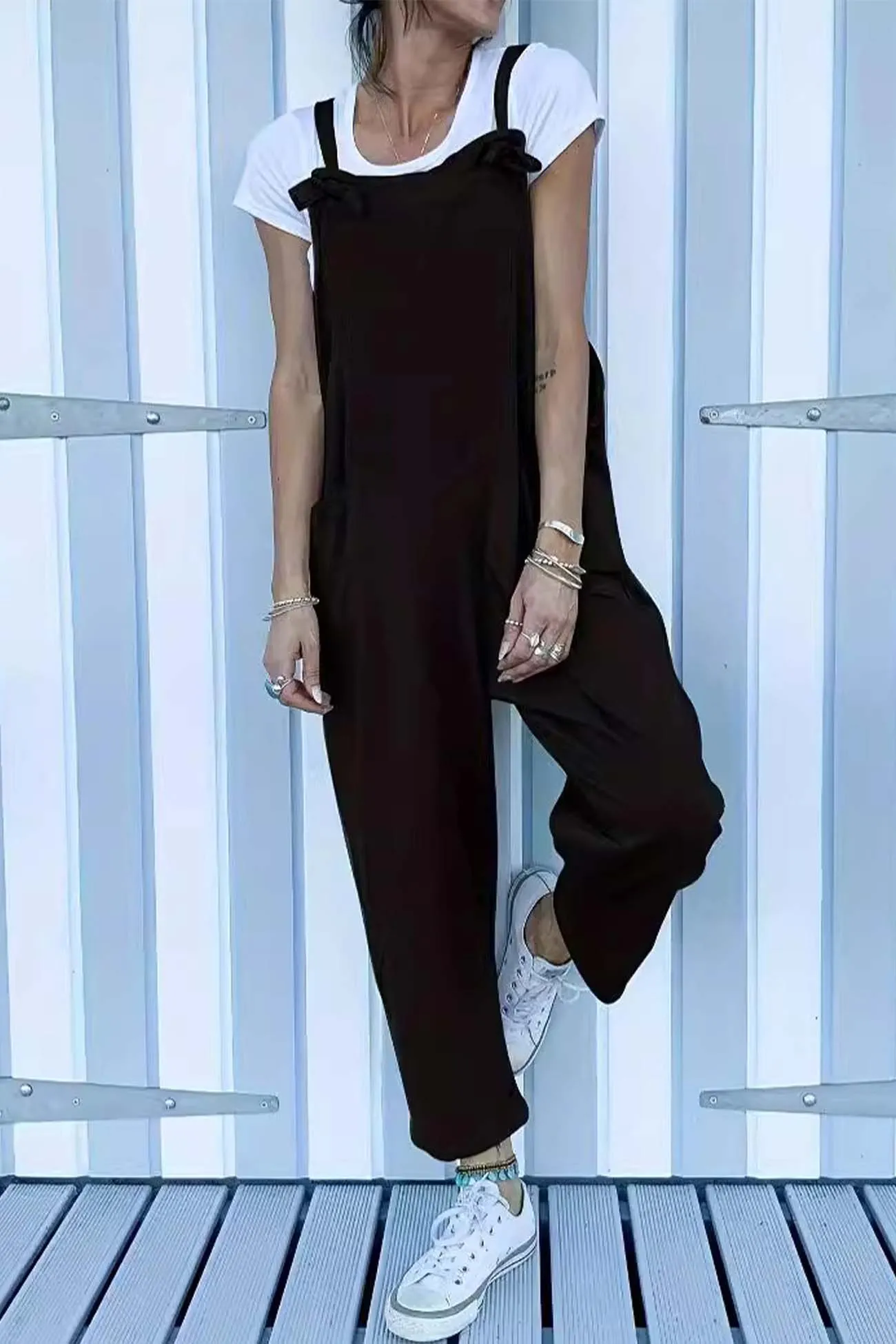 Pocket Sleeveless Jumpsuits in Solid Colors