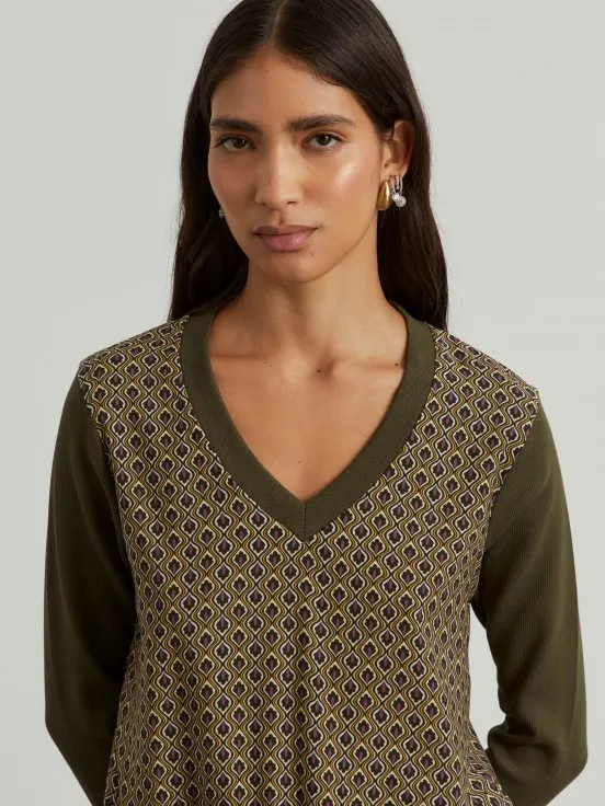 Printed pullover with V-neck