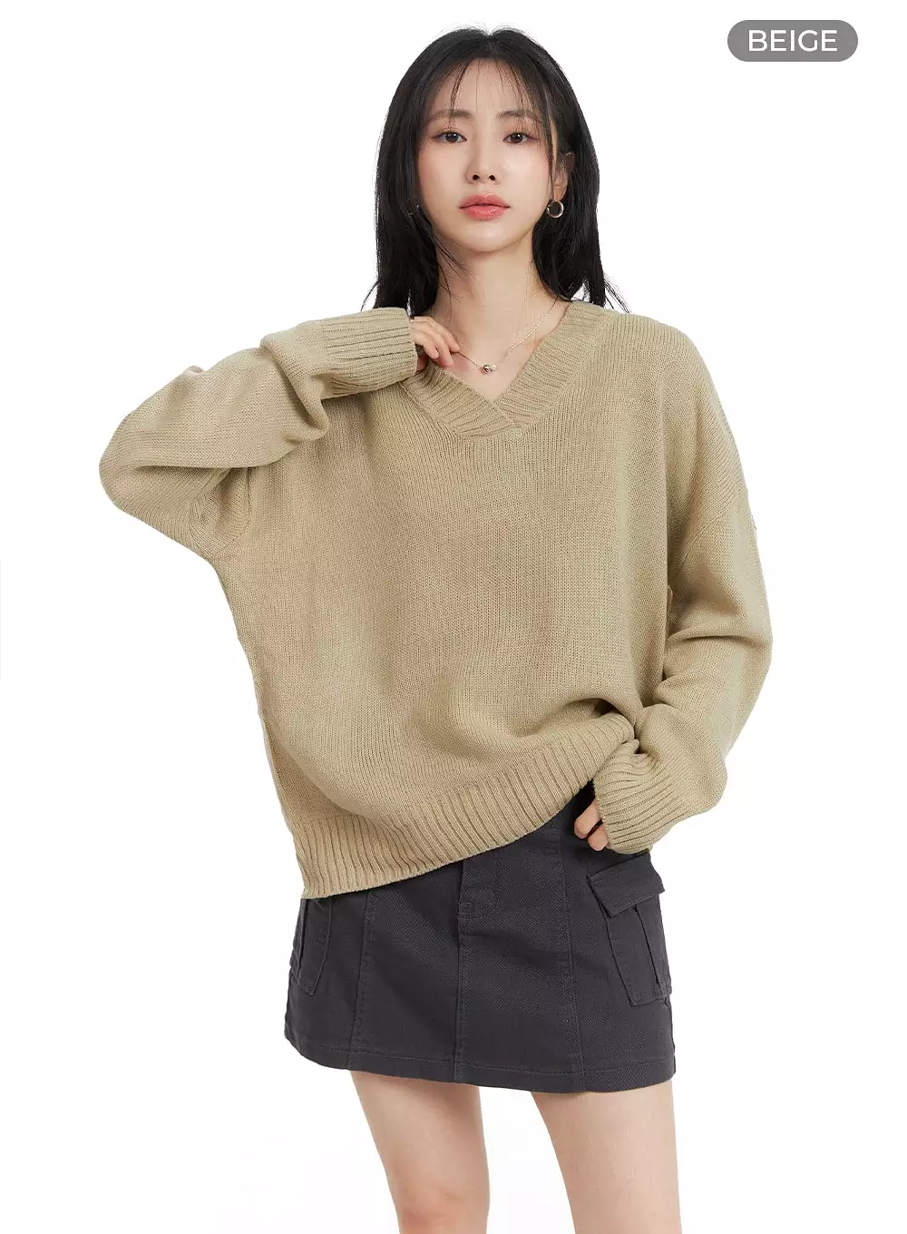 V-Neck Wool Sweater - Cozy Design | OM408