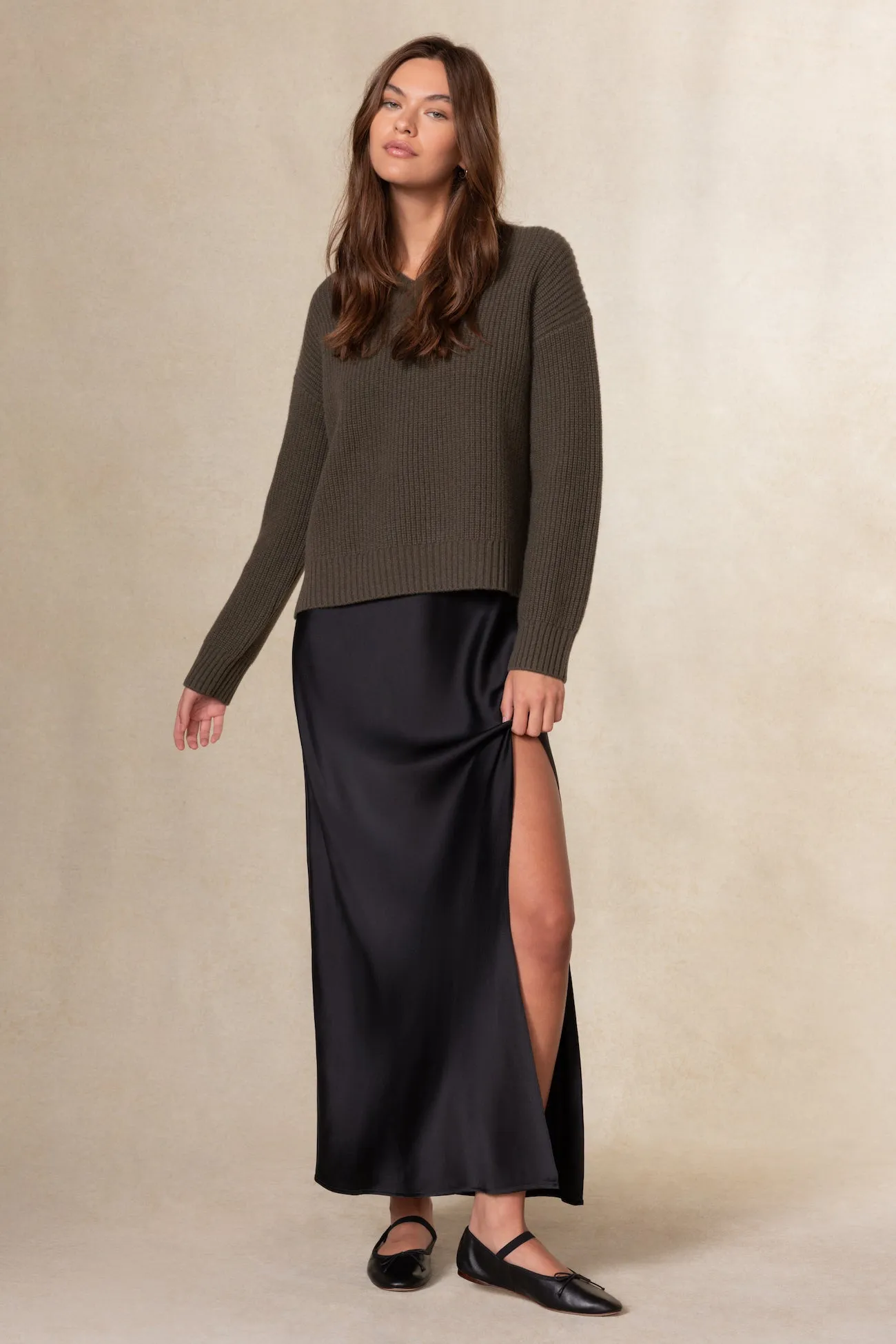 V-Neck Cashmere Sweater - Zinta