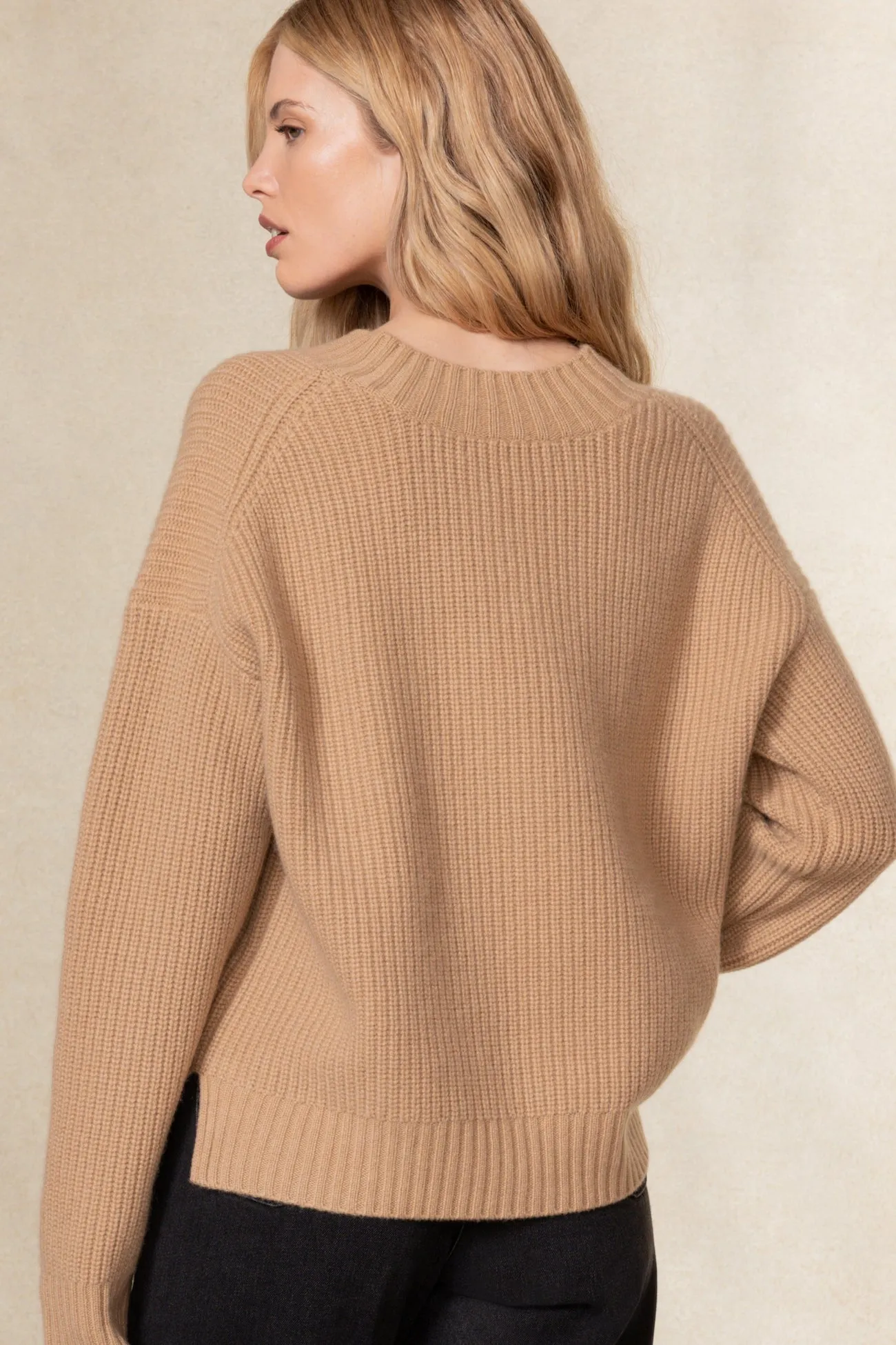 V-Neck Cashmere Sweater - Zinta